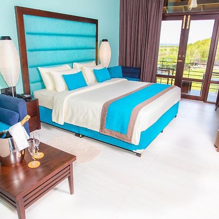Amora Lagoon Hotel Katunayaka Εξωτερικό φωτογραφία